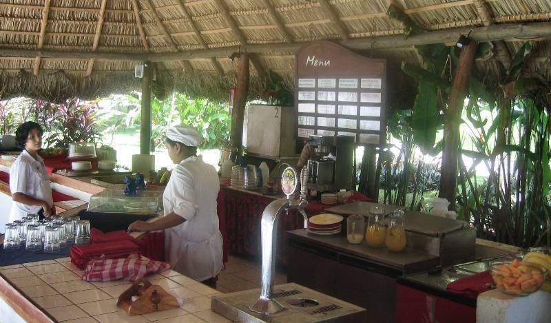 CostaRica-June-11-18-2005-0746 the grill across from our rooms