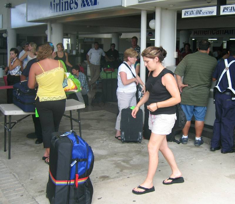 CostaRica-June-11-18-2005-1011 Charlene gets us hours ahead in the hours long line