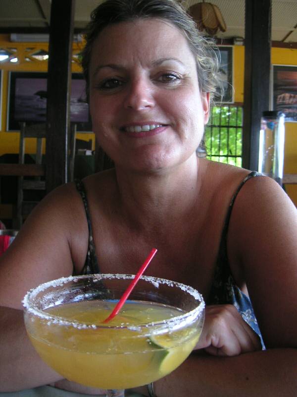 Jen-CostaRica-June2005-122 the drinks at the Playas del Coco bar